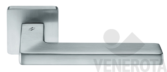 Immagine di Maniglia Esprit con rosetta quadra bassa Colombo Design