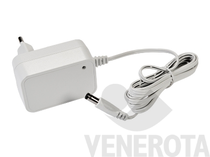 Immagine di Carica batteria con spinotto Tech International