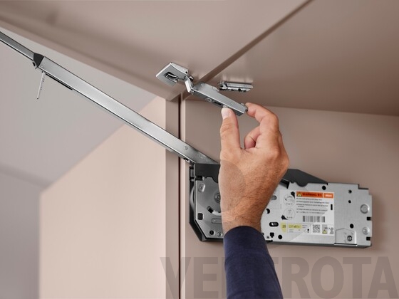 immagine 2 di Immagine di AVENTOS HF top per anta a soffietto Blum